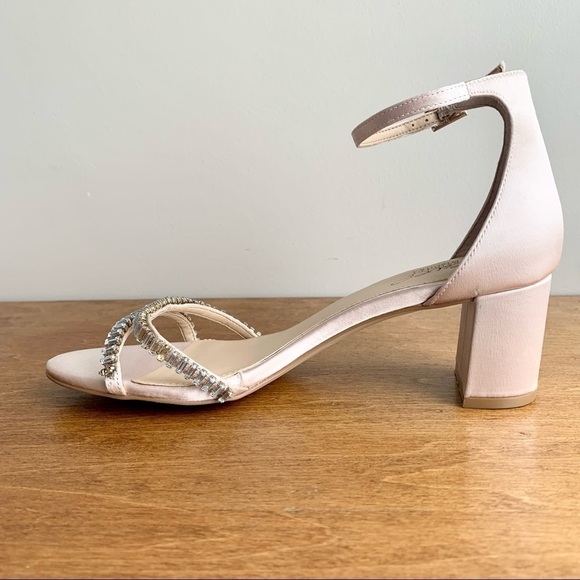 Jewel BADGLEY MISCHKA Joanne Ankle Strappy Block Low Heel Satin Open Toe - Picture 9 of 16